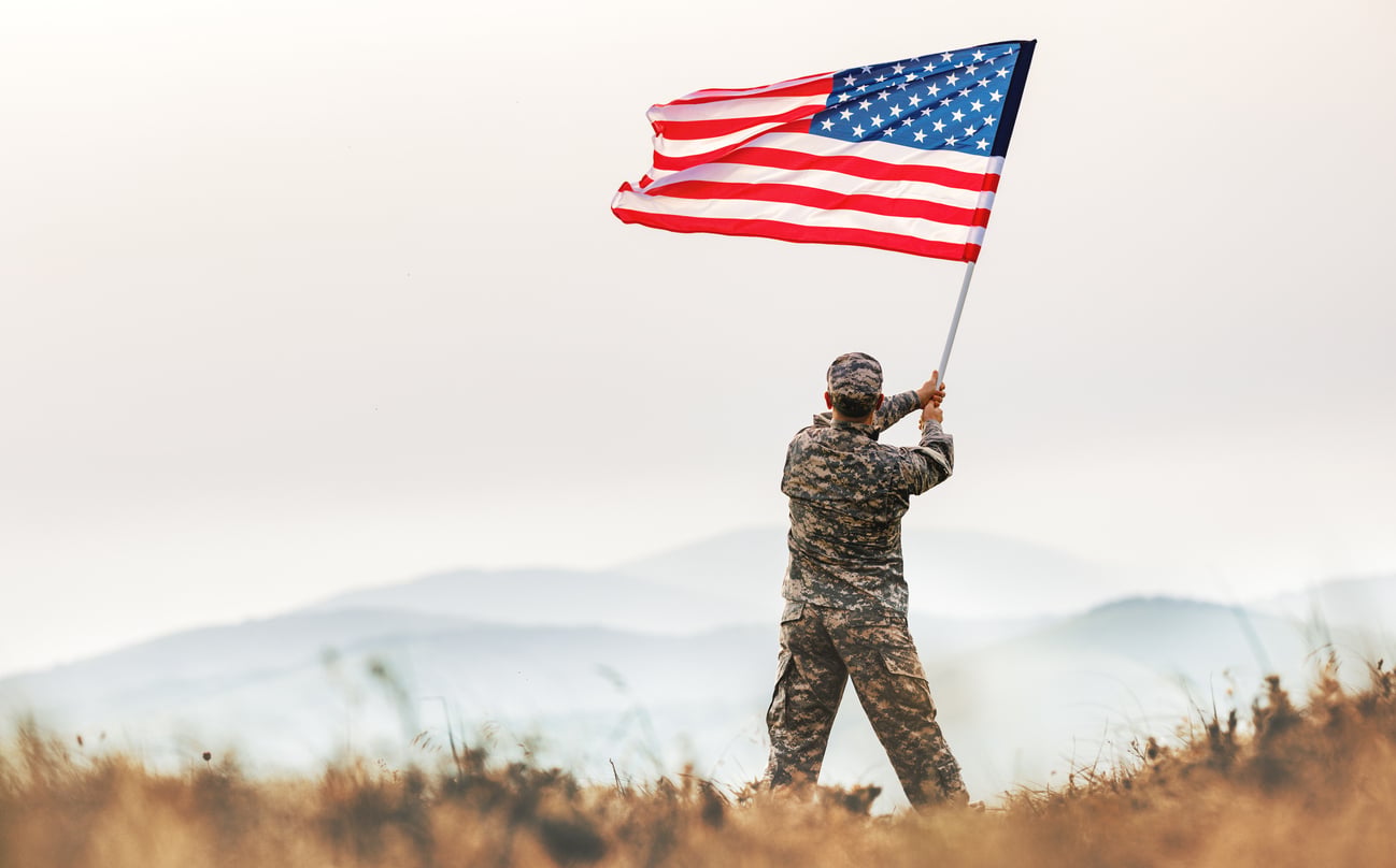 US Army soldiers with American flag