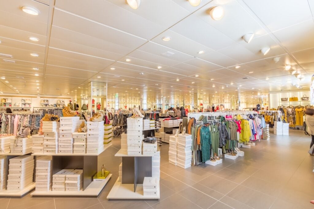 National Outlet Shopping Day — outlet shopping
